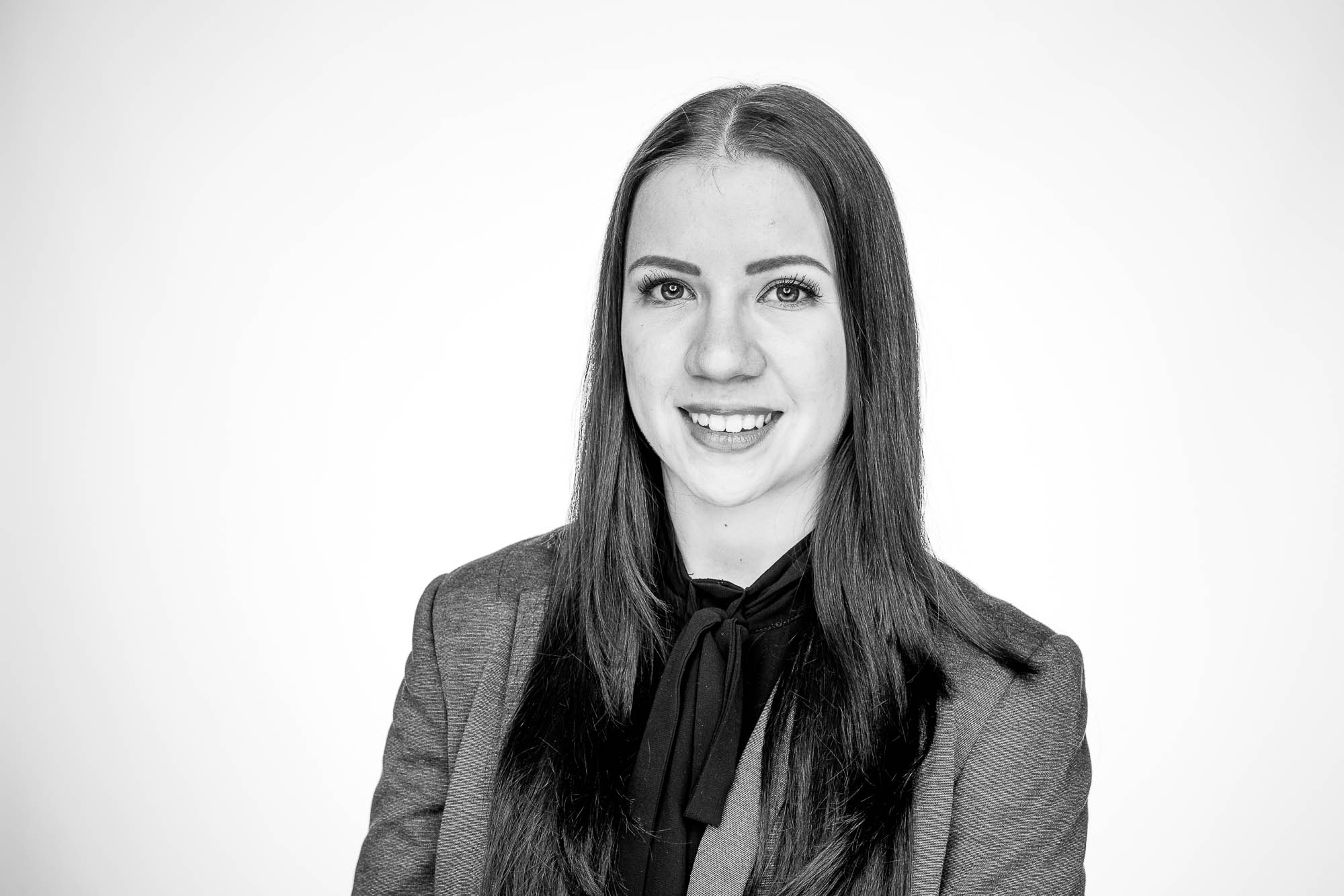 Export x3 Headshot  06361 Dez 01 2019 Headshots 2019  Miro Nicole Nadine